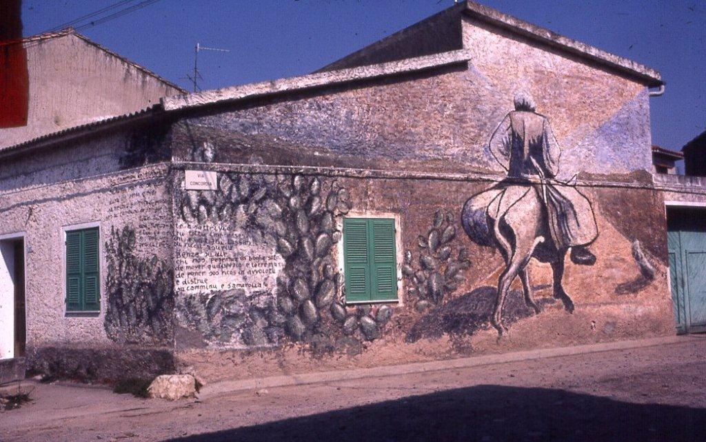 San Sperate, Murales con poesia Su camminu de s'amarolla